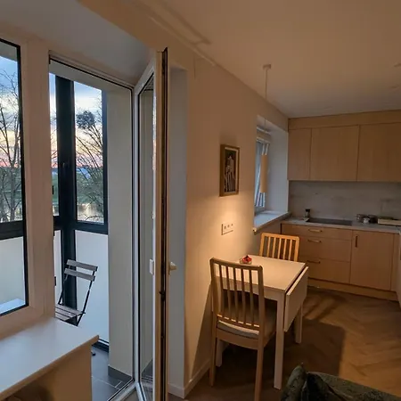 River-view Retreat Free Parking شقة *