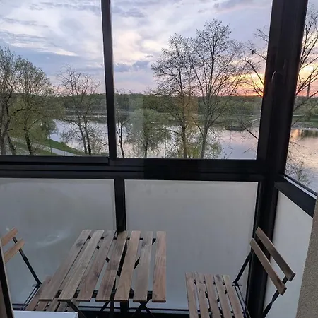 River-view Retreat Free Parking شقة كاوناس