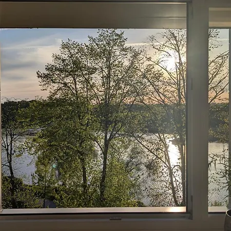 River-view Retreat Free Parking *