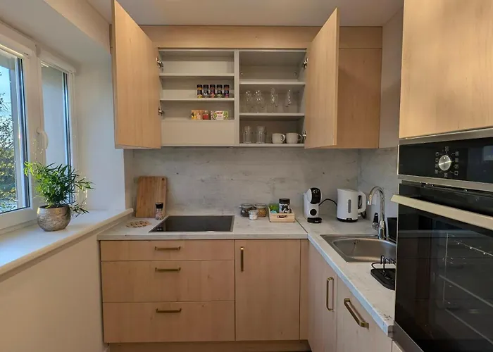 River-view Retreat Free Parking *